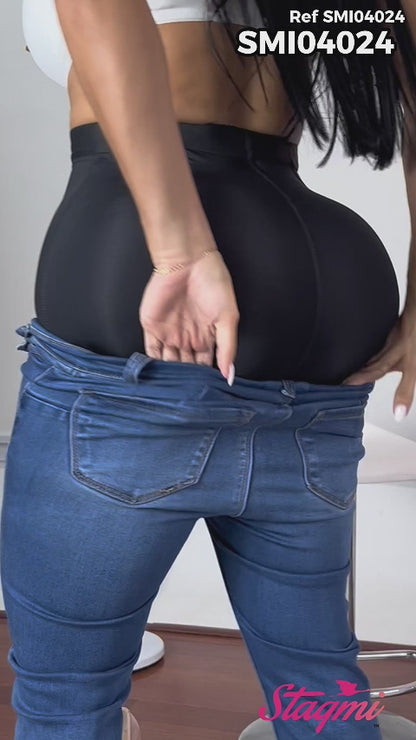 - Panty ultrainvisible SMI04024 triple lifting
- Vista trasera panty efecto redondeado natural
- Panty con control abdominal y encaje funcional